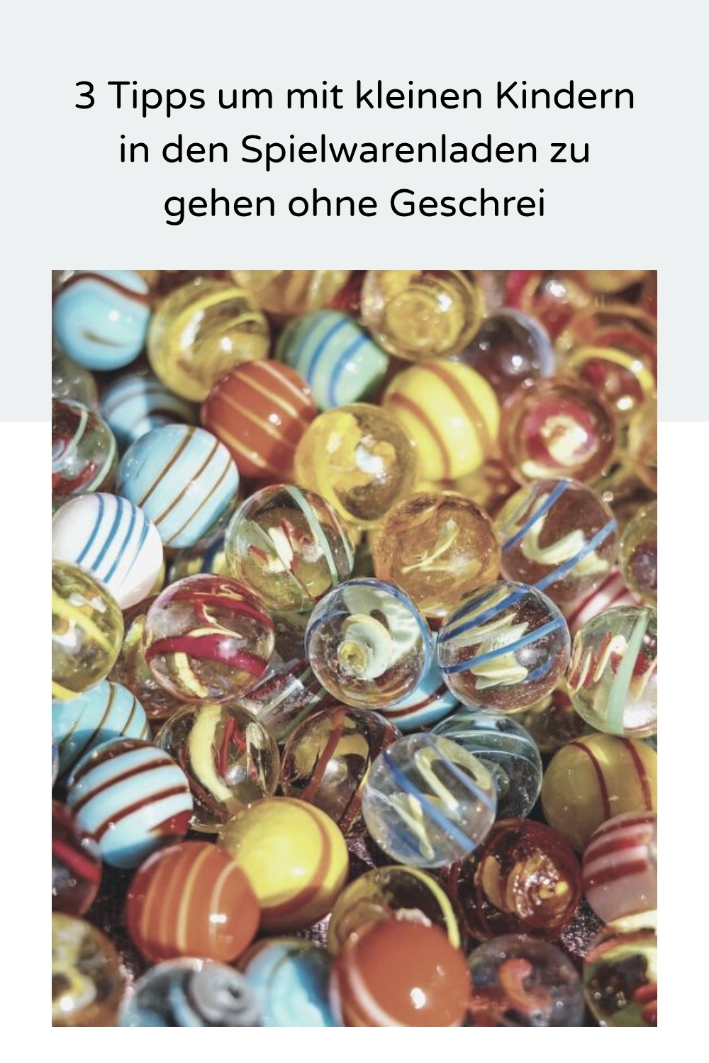 Was hilft, wenn man mit den Kleinen unterwegs ist und etwas im Spielwarengeschäft kaufen möchte? Vorher genau vereinbaren, was zu kaufen ist. Ein Wunschalbum anlegen. Und starke Nerven, denn die Waffen im Kampf Spielwarenindustrie gegen Mutter sind ungleich verteilt.